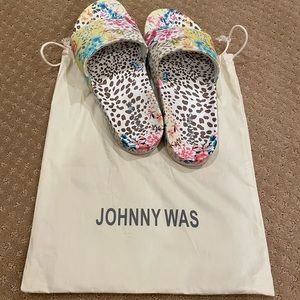 Like new JOHNNY WAS wildflower slides